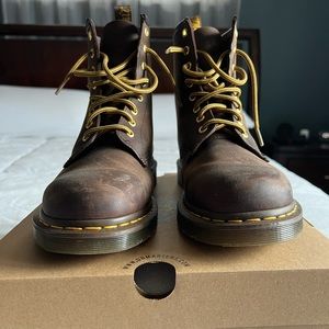 NWOT Mens Dr. Martens 1460 Crazy Horse Boots in size US 10.